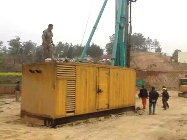 囊谦如何判断水冷式机油散热器密封件是否需要更换?